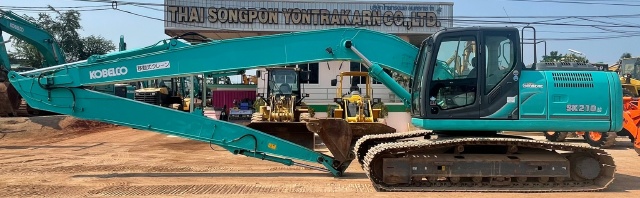 ขายรถขุด KOBELCO SK210LC MARK 9 ปี 2014 บูมยาว 15 เมตร นำเข้าจากญี่ปุ่น พร้อมใช้ มีVDOการทำงานครับ