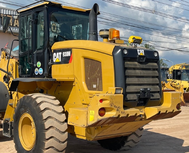 ขายรถตักล้อยาง CAT 938M ปี 2016 นำเข้าจากญี่ปุ่น พร้อมใช้ มีVDOการทำงานครับ ขายรถตักล้อยาง CAT 938M ปี 2016 นำเข้าจากญี่ปุ่น พร้อมใช้ มีVDOการทำงานครับ