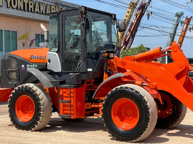 ขายรถตักล้อยาง HITACHI ZW140-5B ปี 2014 นำเข้าจากญี่ปุ่น พร้อมใช้ มีVDOการทำงานครับ