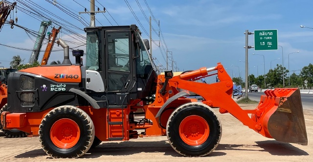 ขายรถตักล้อยาง HITACHI ZW140-5B ปี 2014 นำเข้าจากญี่ปุ่น พร้อมใช้ มีVDOการทำงานครับ ขายรถตักล้อยาง HITACHI ZW140-5B ปี 2014 นำเข้าจากญี่ปุ่น พร้อมใช้ มีVDOการทำงานครับ