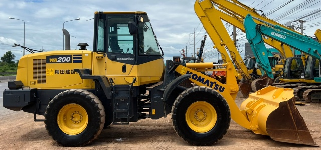 ขายรถตักล้อยาง KOMATSU WA200-7 ปี 2016 นำเข้าจากญี่ปุ่น พร้อมใช้ มีVDOการทำงานครับ