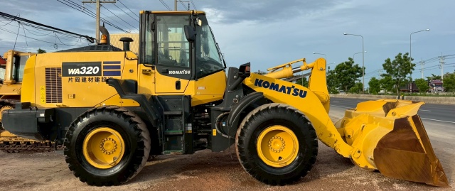 ขายรถตักล้อยาง KOMATSU WA320-8 ปี 2019 พร้อมใช้ มีVDOการทำงานครับ