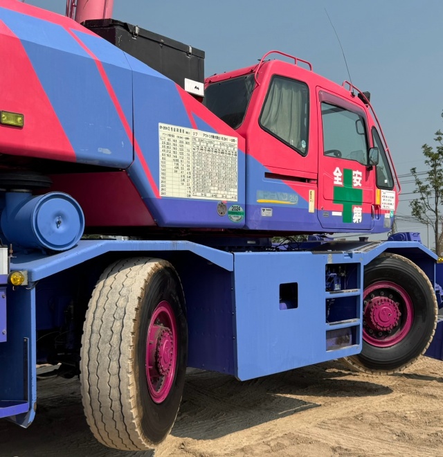 ขายรถเครน TADANO GR250N-1 (ขนาด 25 ตัน) ปี 2004 พร้อมใช้ มีVDOการทำงานครับ