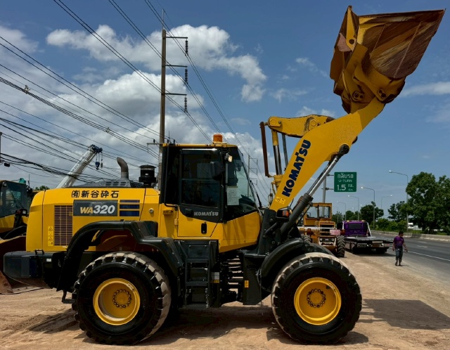 ขายรถตักล้อยาง KOMATSU WA320-8 ปี 2020 พร้อมใช้ มีVDOการทำงานครับ