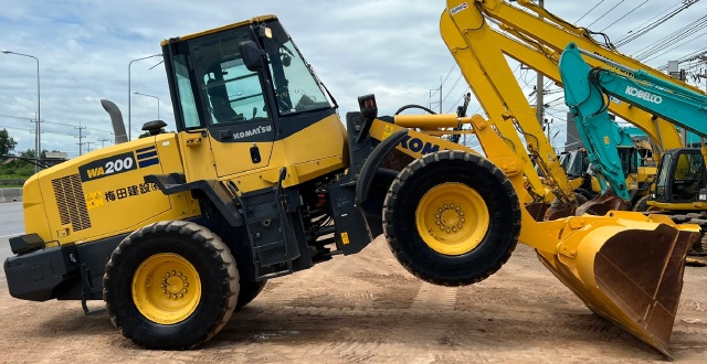 ขายรถตักล้อยาง KOMATSU WA200-7 ปี 2016 นำเข้าจากญี่ปุ่น พร้อมใช้ มีVDOการทำงานครับ
