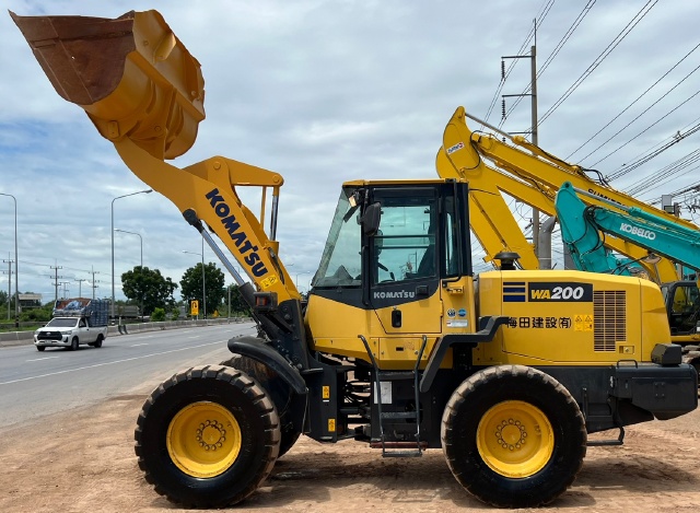 ขายรถตักล้อยาง KOMATSU WA200-7 ปี 2016 นำเข้าจากญี่ปุ่น พร้อมใช้ มีVDOการทำงานครับ