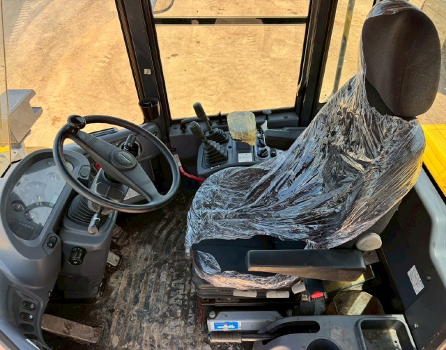 ขายรถตักล้อยาง KOMATSU WA200-6 พร้อมใช้ มีVDOการทำงานครับ