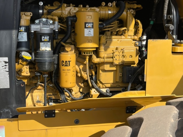 ขายรถตักล้อยาง CAT 938M ปี 2016 นำเข้าจากญี่ปุ่น พร้อมใช้ มีVDOการทำงานครับ ขายรถตักล้อยาง CAT 938M ปี 2016 นำเข้าจากญี่ปุ่น พร้อมใช้ มีVDOการทำงานครับ