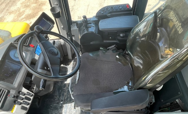 ขายรถตักล้อยาง KOMATSU WA470-7 ปี 2014 นำเข้าจากญี่ปุ่น พร้อมใช้ มีVDOการทำงานครับ