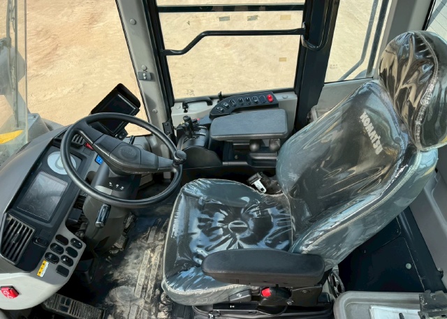 ขายรถตักล้อยาง KOMATSU WA380-8 ปี 2019 พร้อมใช้ มีVDOการทำงานครับ