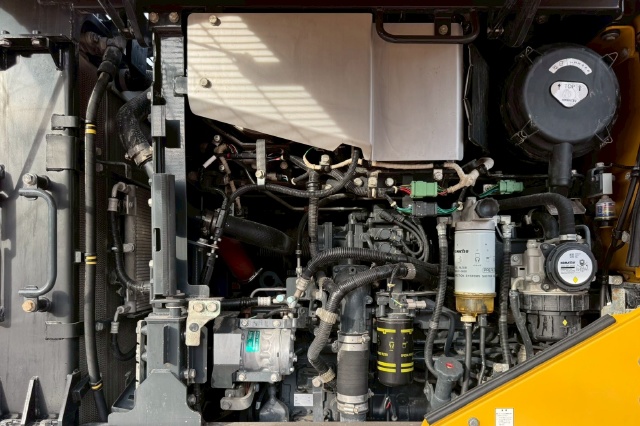 ขายรถตักล้อยาง KOMATSU WA320-8 ปี 2019 พร้อมใช้ มีVDOการทำงานครับ