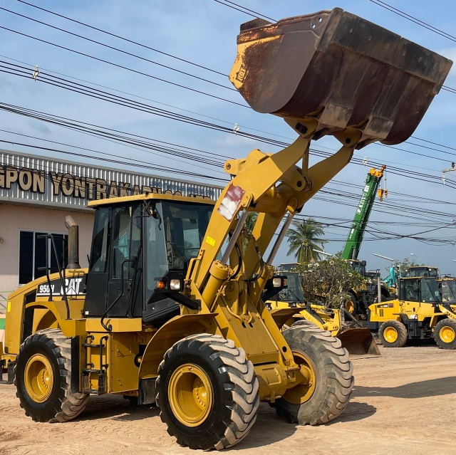 ขายรถตักล้อยาง CAT 950H นำเข้าจากญี่ปุ่น พร้อมใช้ มีVDOการทำงานครับ ขายรถตักล้อยาง CAT 950H นำเข้าจากญี่ปุ่น พร้อมใช้ มีVDOการทำงานครับ