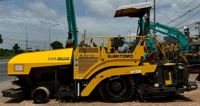 ขายรถปูยาง SUMITOMO HA60W-7 (ขนาด 6 เมตร) ปี 2012 พร้อมใช้ มีVDOการทำงานครับ ขายรถปูยาง SUMITOMO HA60W-7 (ขนาด 6 เมตร) ปี 2012 พร้อมใช้ มีVDOการทำงานครับ