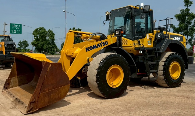 ขายรถตักล้อยาง KOMATSU WA380-8 ปี 2020 พร้อมใช้ มีVDOการทำงานครับ