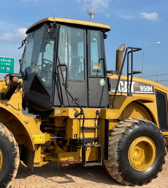 ขายรถตักล้อยาง CAT 950H นำเข้าจากญี่ปุ่น พร้อมใช้ มีVDOการทำงานครับ