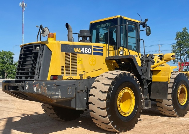 ขายรถตักล้อยาง KOMATSU WA480-6 ปี 2013 นำเข้าจากญี่ปุ่น พร้อมใช้ มีVDOการทำงานครับ
