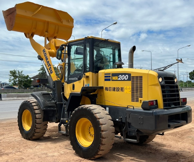 ขายรถตักล้อยาง KOMATSU WA200-7 ปี 2016 นำเข้าจากญี่ปุ่น พร้อมใช้ มีVDOการทำงานครับ