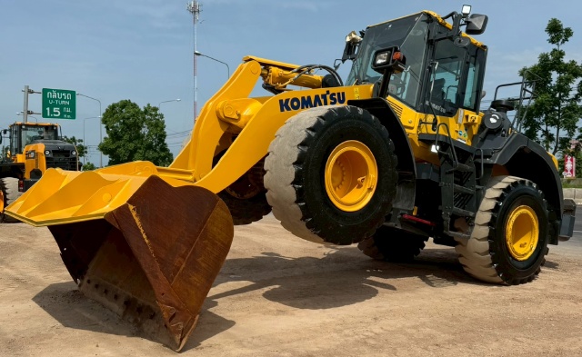 ขายรถตักล้อยาง KOMATSU WA380-8 ปี 2020 พร้อมใช้ มีVDOการทำงานครับ