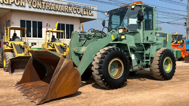 ขายรถตักล้อยาง KOMATSU WA320-6 ปี 2013 นำเข้าจากญี่ปุ่น พร้อมใช้ มีVDOการทำงานครับ
