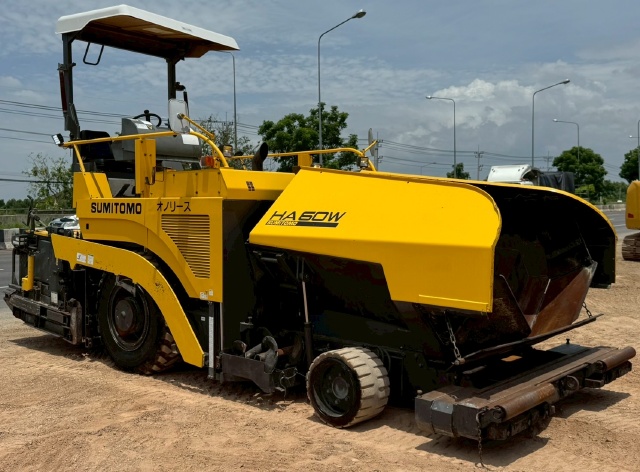 ขายรถปูยาง SUMITOMO HA60W-7 (ขนาด 6 เมตร) ปี 2012 พร้อมใช้ มีVDOการทำงานครับ ขายรถปูยาง SUMITOMO HA60W-7 (ขนาด 6 เมตร) ปี 2012 พร้อมใช้ มีVDOการทำงานครับ