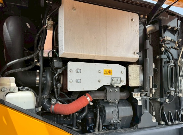 ขายรถตักล้อยาง KOMATSU WA320-8 ปี 2022 พร้อมใช้ มีVDOการทำงานครับ