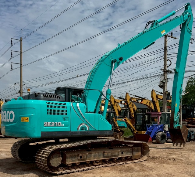 ขายรถขุด KOBELCO SK210LC MARK 10 ปี 2018 บูมยาว 16 เมตร พร้อมใช้ มีVDOการทำงานครับ