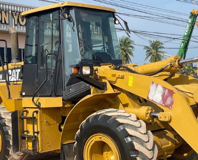ขายรถตักล้อยาง CAT 950H นำเข้าจากญี่ปุ่น พร้อมใช้ มีVDOการทำงานครับ ขายรถตักล้อยาง CAT 950H นำเข้าจากญี่ปุ่น พร้อมใช้ มีVDOการทำงานครับ