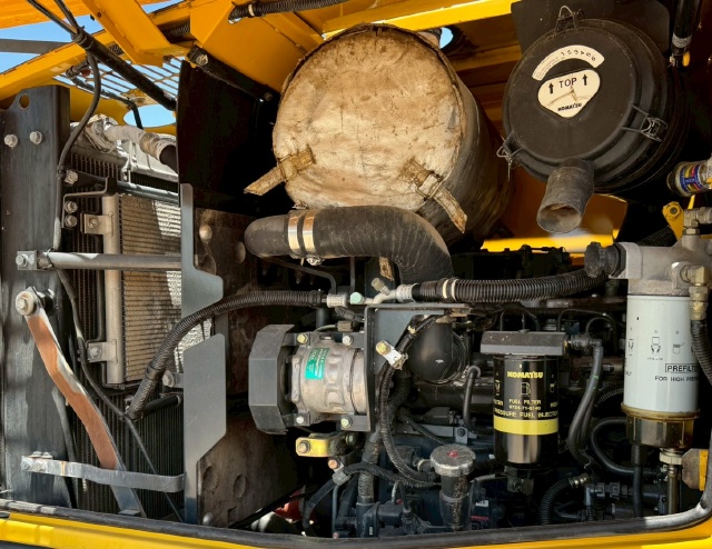 ขายรถตักล้อยาง KOMATSU WA200-6 พร้อมใช้ มีVDOการทำงานครับ