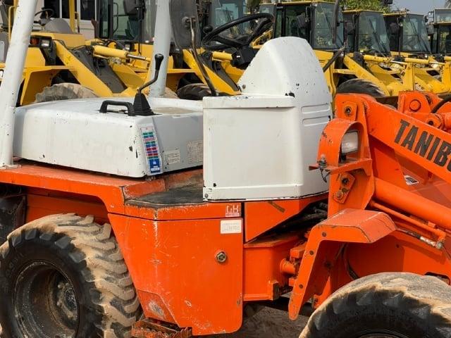 ขายรถตักล้อยาง HITACHI LX20-2 นำเข้าจากญี่ปุ่น พร้อมใช้ มีVDOการทำงานครับ