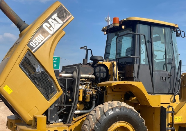 ขายรถตักล้อยาง CAT 950H นำเข้าจากญี่ปุ่น พร้อมใช้ มีVDOการทำงานครับ