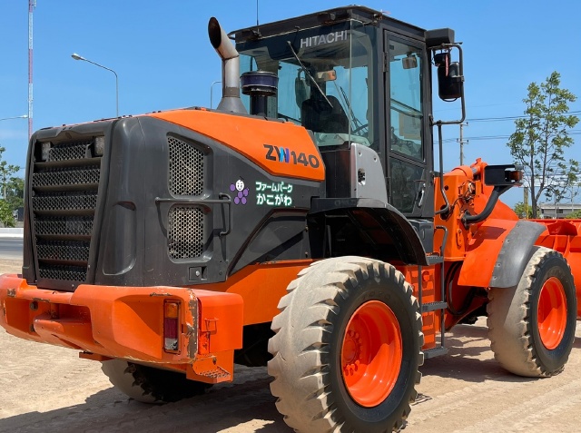 ขายรถตักล้อยาง HITACHI ZW140-5B ปี 2014 นำเข้าจากญี่ปุ่น พร้อมใช้ มีVDOการทำงานครับ
