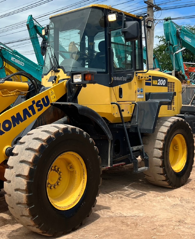 ขายรถตักล้อยาง KOMATSU WA200-7 ปี 2016 นำเข้าจากญี่ปุ่น พร้อมใช้ มีVDOการทำงานครับ