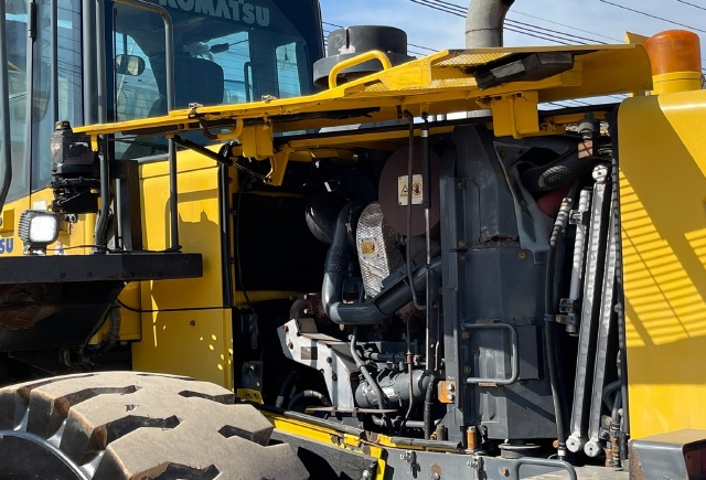 ขายรถตักล้อยาง KOMATSU WA480-6 ปี 2013 นำเข้าจากญี่ปุ่น พร้อมใช้ มีVDOการทำงานครับ