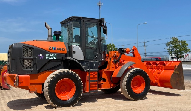 ขายรถตักล้อยาง HITACHI ZW140-5B ปี 2014 นำเข้าจากญี่ปุ่น พร้อมใช้ มีVDOการทำงานครับ ขายรถตักล้อยาง HITACHI ZW140-5B ปี 2014 นำเข้าจากญี่ปุ่น พร้อมใช้ มีVDOการทำงานครับ