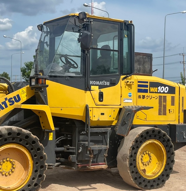 ขายรถตักล้อยาง KOMATSU WA100-7 ปี 2016 แขนยาวพิเศษ นำเข้าจากญี่ปุ่น พร้อมใช้ มีVDOการทำงานครับ