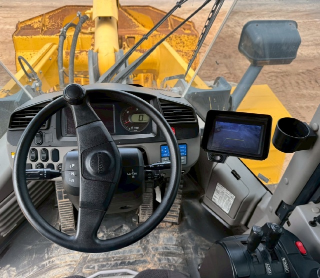 ขายรถตักล้อยาง KOMATSU WA380-7 ปี 2015 พร้อมใช้ มีVDOการทำงานครับ