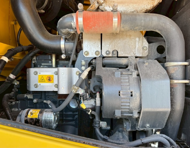 ขายรถตักล้อยาง KOMATSU WA200-6 พร้อมใช้ มีVDOการทำงานครับ