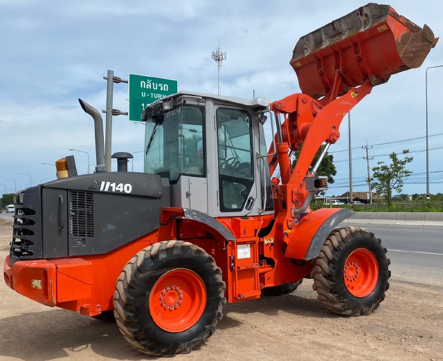 ขายรถตักล้อยาง HITACHI ZW140 นำเข้าจากญี่ปุ่น พร้อมใช้ มีVDOการทำงานครับ
