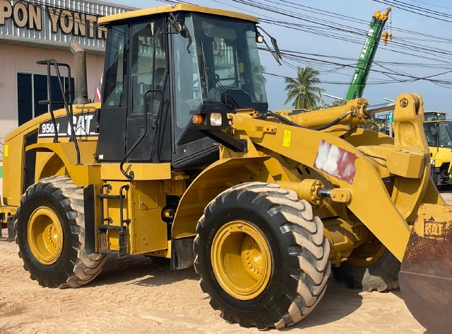 ขายรถตักล้อยาง CAT 950H นำเข้าจากญี่ปุ่น พร้อมใช้ มีVDOการทำงานครับ