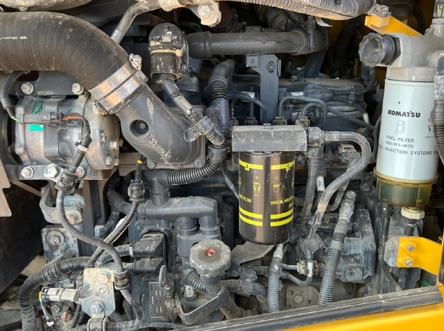 ขายรถตักล้อยาง KOMATSU WA200-7 ปี 2016 นำเข้าจากญี่ปุ่น พร้อมใช้ มีVDOการทำงานครับ