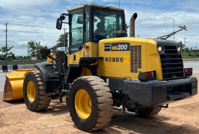 ขายรถตักล้อยาง KOMATSU WA200-7 ปี 2016 นำเข้าจากญี่ปุ่น พร้อมใช้ มีVDOการทำงานครับ