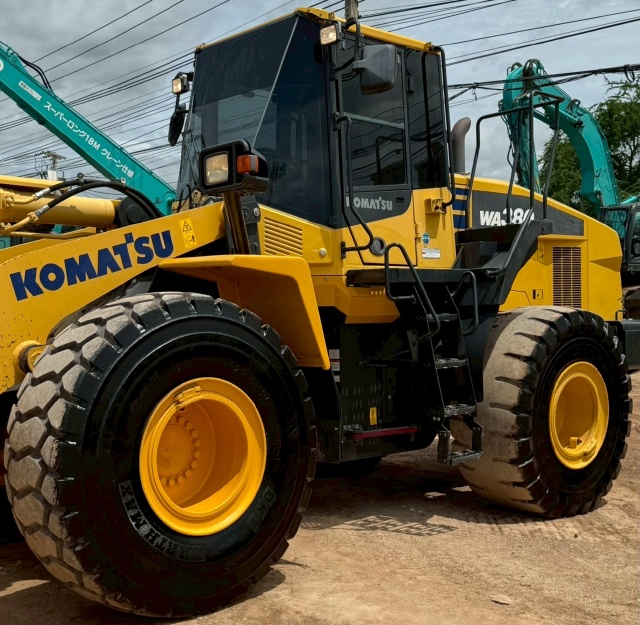ขายรถตักล้อยาง KOMATSU WA380-7 ปี 2015 พร้อมใช้ มีVDOการทำงานครับ
