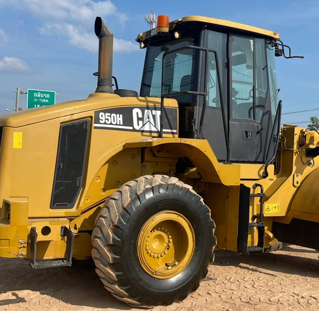 ขายรถตักล้อยาง CAT 950H นำเข้าจากญี่ปุ่น พร้อมใช้ มีVDOการทำงานครับ