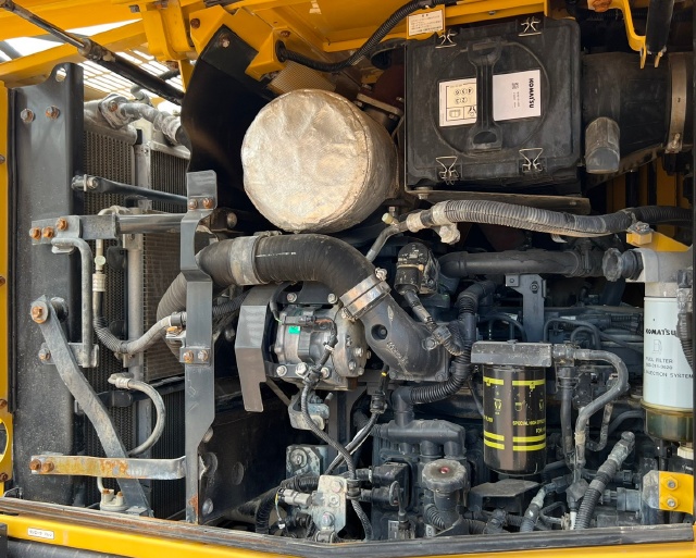 ขายรถตักล้อยาง KOMATSU WA200-7 ปี 2016 นำเข้าจากญี่ปุ่น พร้อมใช้ มีVDOการทำงานครับ