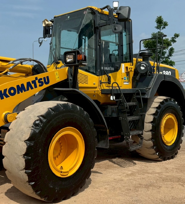 ขายรถตักล้อยาง KOMATSU WA380-8 ปี 2020 พร้อมใช้ มีVDOการทำงานครับ