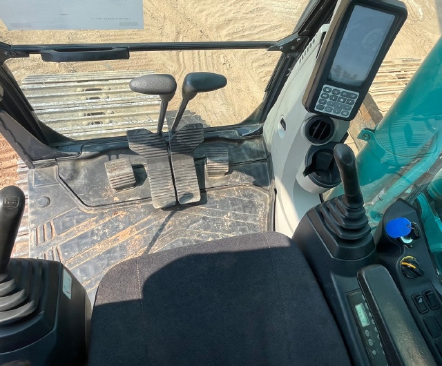 ขายรถขุด KOBELCO SK210LC MARK 9 ปี 2014 บูมยาว 15 เมตร นำเข้าจากญี่ปุ่น พร้อมใช้ มีVDOการทำงานครับ