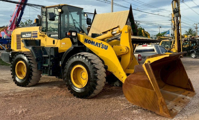 ขายรถตักล้อยาง KOMATSU WA320-8 ปี 2019 พร้อมใช้ มีVDOการทำงานครับ