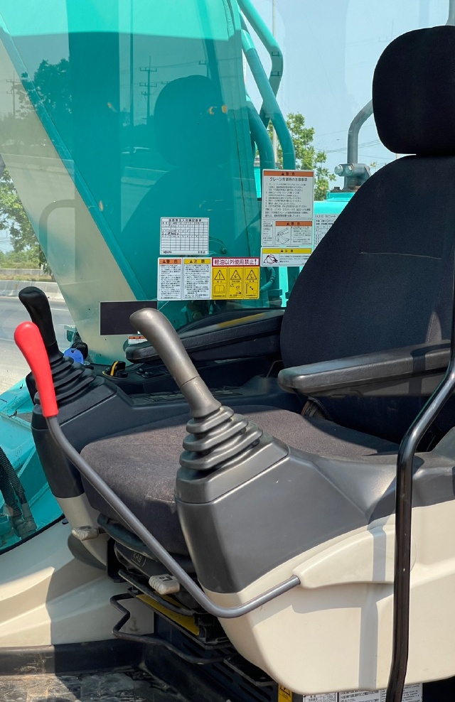 ขายรถขุด KOBELCO SK210LC MARK 9 ปี 2014 บูมยาว 15 เมตร นำเข้าจากญี่ปุ่น พร้อมใช้ มีVDOการทำงานครับ