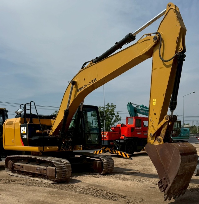 ขายรถขุด CAT 320E ปี 2016 พร้อมใช้ มีVDOการทำงานครับ ขายรถขุด CAT 320E ปี 2016 พร้อมใช้ มีVDOการทำงานครับ