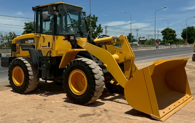ขายรถตักล้อยาง KOMATSU WA200-6 พร้อมใช้ มีVDOการทำงานครับ ขายรถตักล้อยาง KOMATSU WA200-6 พร้อมใช้ มีVDOการทำงานครับ